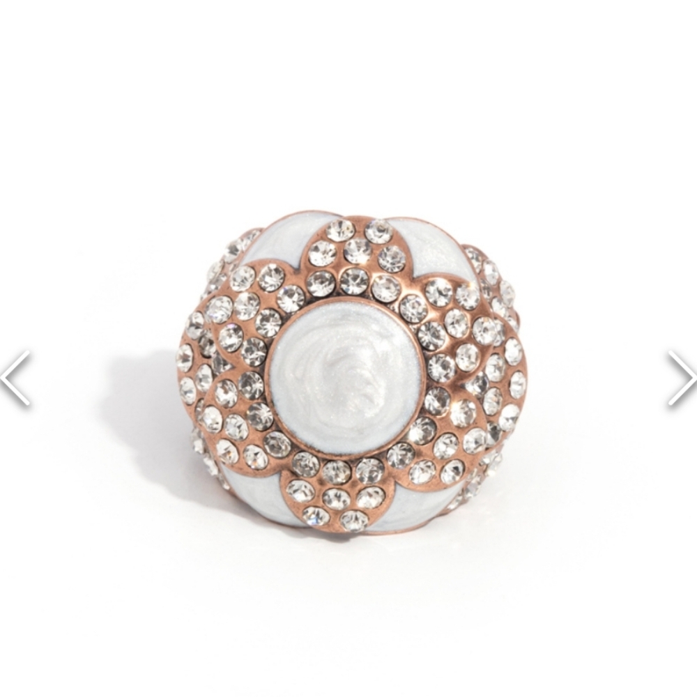 Pearly Podium Copper Ring Sz 6-10 Stretchy